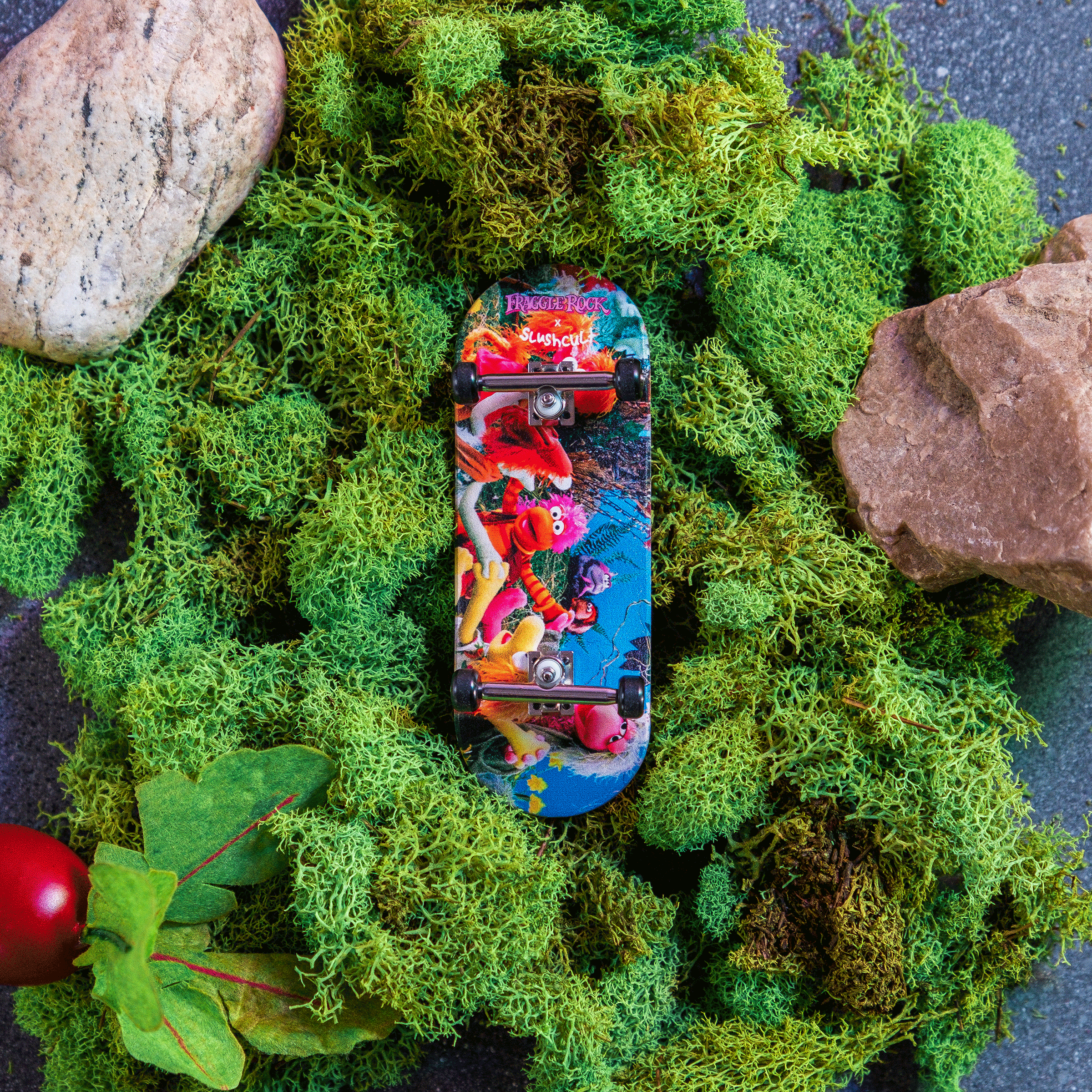 Slushcult x Fraggle Rock Grom Fingerboard Complete - Holding Hands Fingerboard Completes Slushcult Slushcult